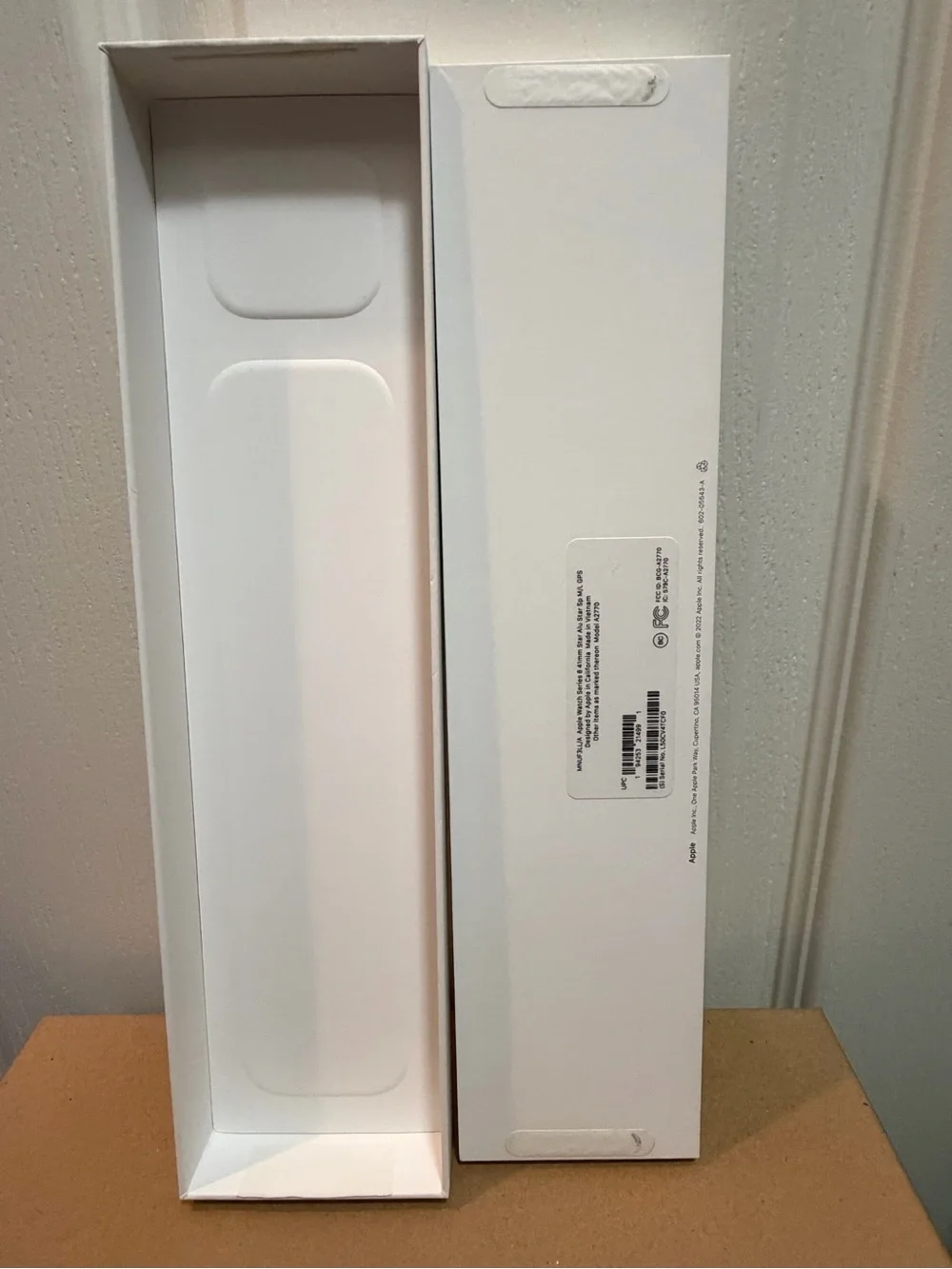 EMPTY BOX ONLY - Apple Watch Series 8 41mm Starlight Aluminum A2770